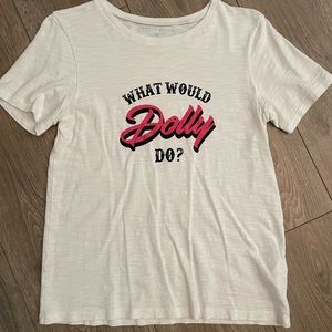Draper James ‘What Would Dolly Do?’ T-Shirt